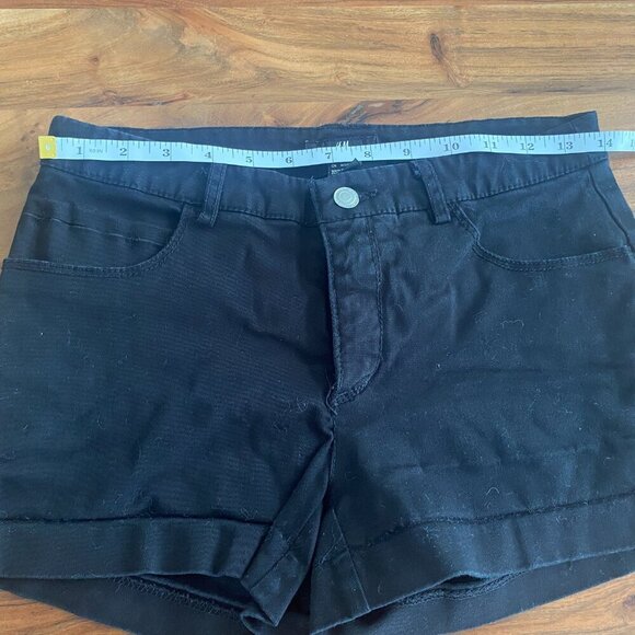 H&M Black Denim Shorts Size 6 - Picture 3 of 7